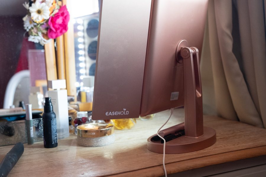 Leasehold makeup mirror