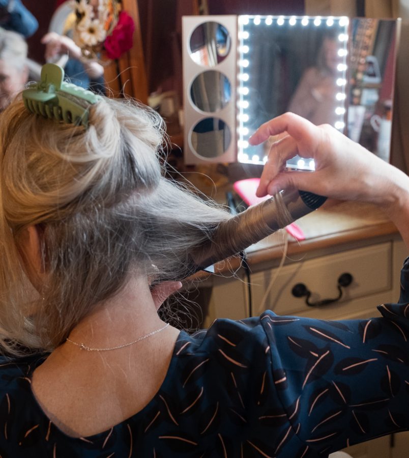 Leasehold budget makeup mirror